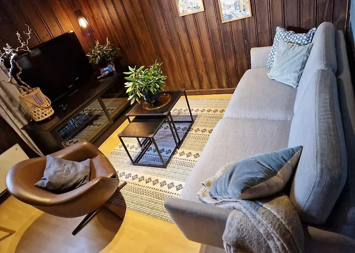 Cosy Ground Floor Apartment With Three Bedrooms